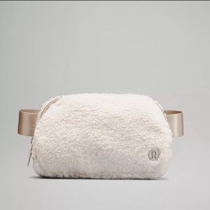 Like new Lululemon fleece beltbag